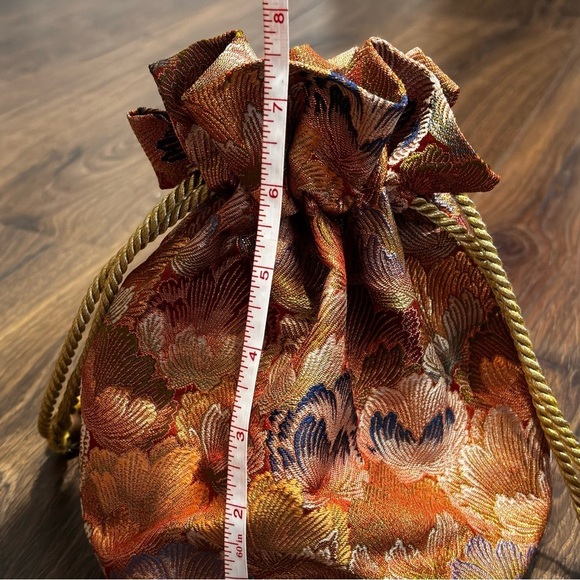 Super cute satin/silk Asian inspired tassel beaded cinch up bag - Picture 6 of 7